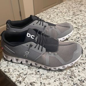 OnCloud slip on sneakers. Size 10. Worn only once